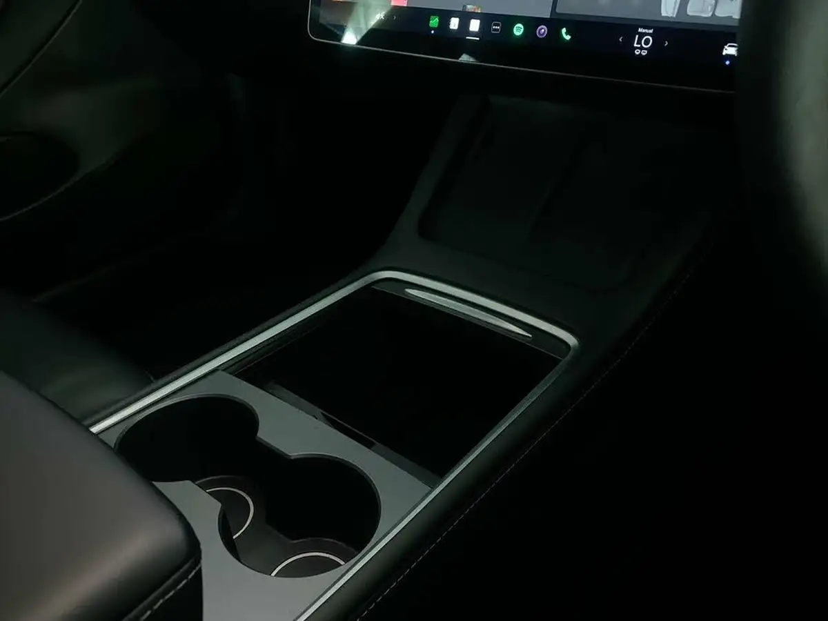 2022-tesla-model-3-e-rwd-big-31