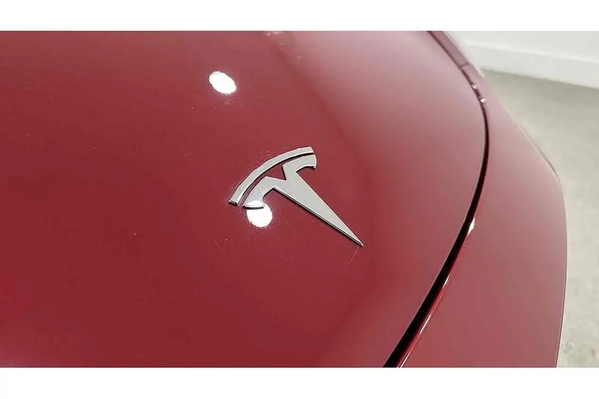 2022-tesla-model-y-e-long-range-big-18