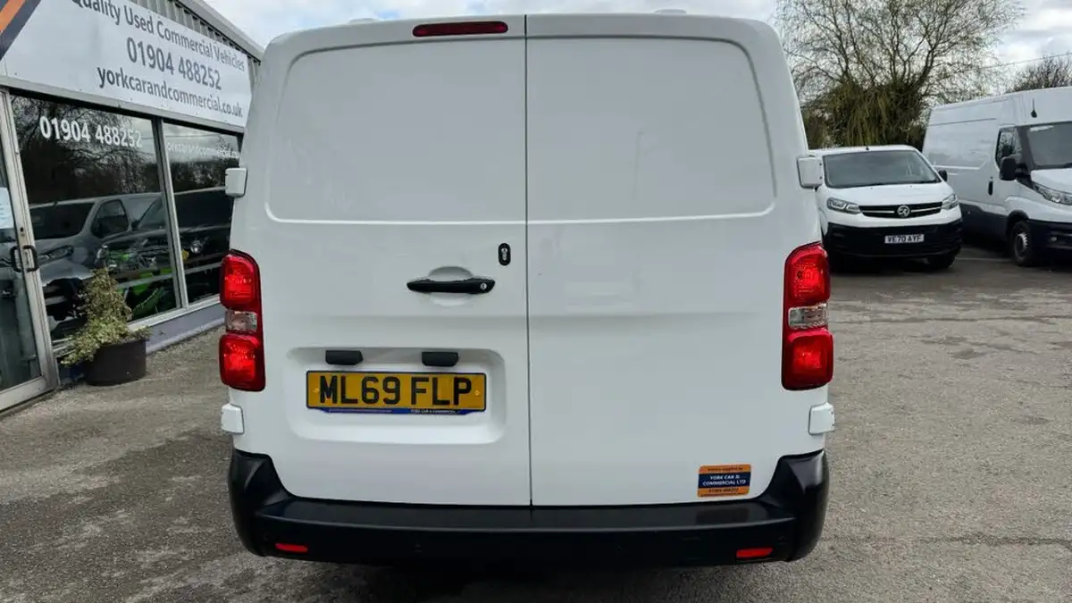 2019-vauxhall-vivaro-15td-2900-l2h1-dynamic-big-16