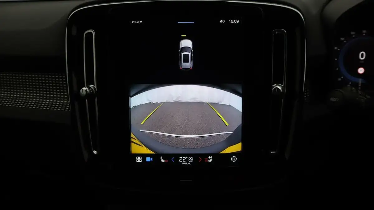 2021-volvo-xc40-e-twin-recharge-plus-big-25