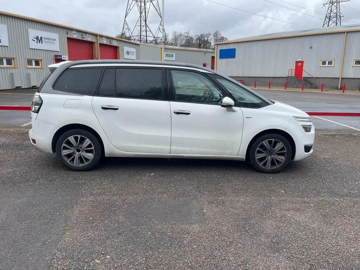 2013-citroen-grand-c4-picasso-16e-hdi-exclusive-etg6-big-1