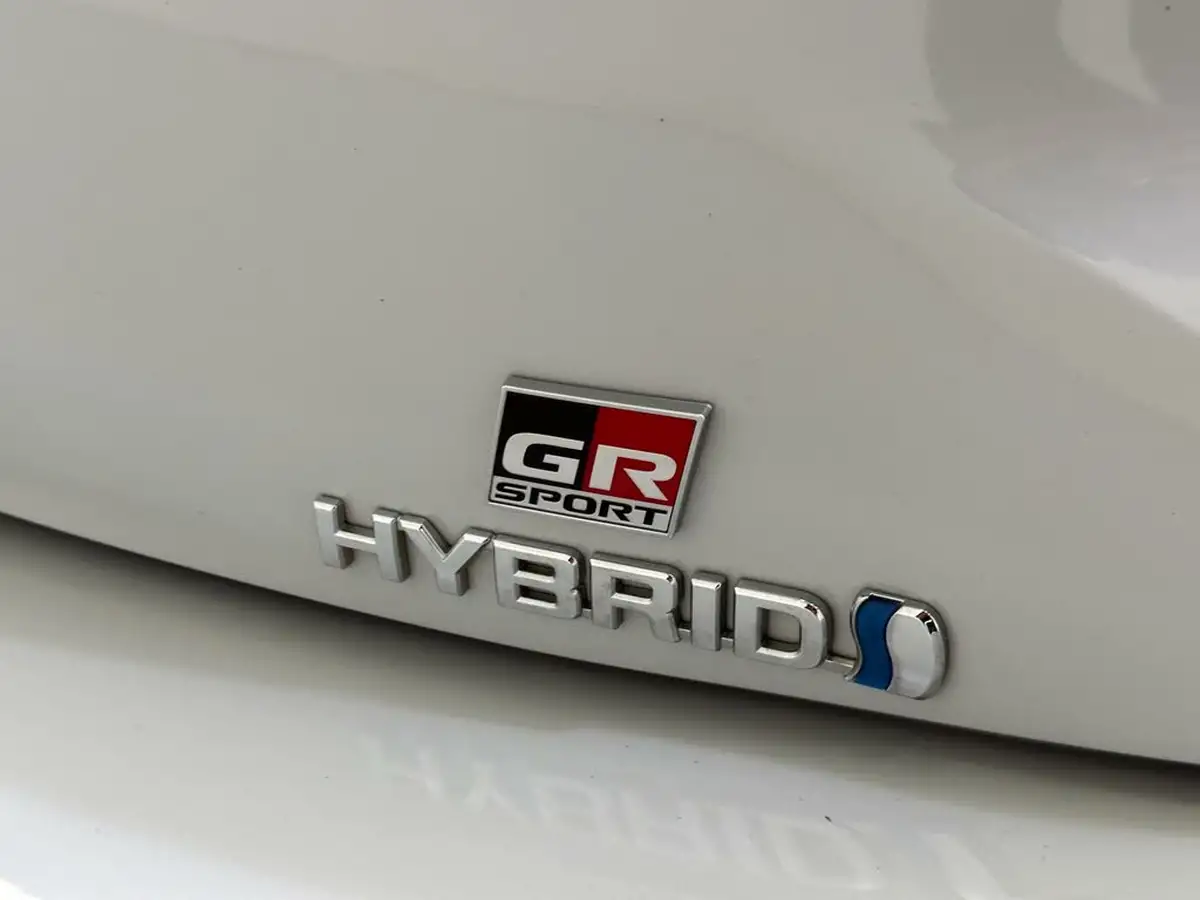2020-toyota-corolla-18-vvt-i-gr-sport-trk-hatchback-big-7