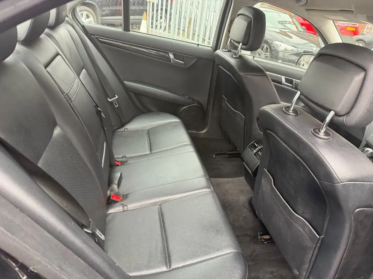 2010-mercedes-benz-c-class-21td-c200-cdi-executive-se-21cdi-saloon-4d-auto-big-8