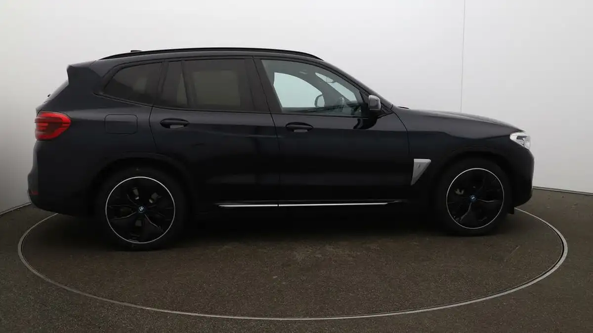 2021-bmw-ix3-e-premier-edition-big-43