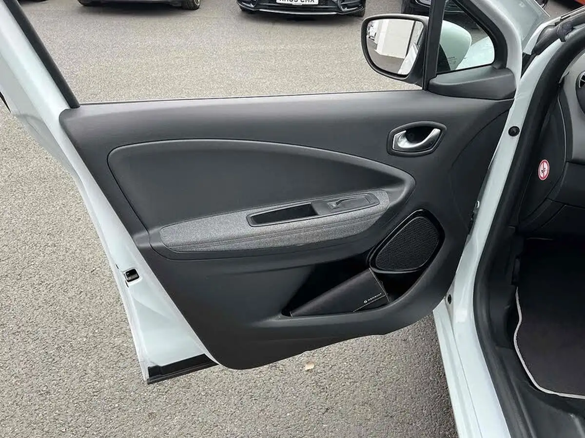 2021-renault-zoe-e-iconic-110ps-r110ev50-rapid-charge-big-21