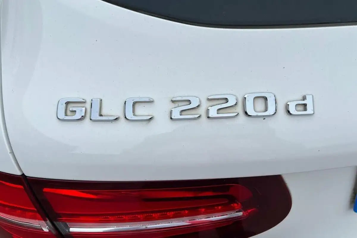 2018-mercedes-benz-glc-class-21d-glc220d-sport-ss-station-wagon-5d-big-23