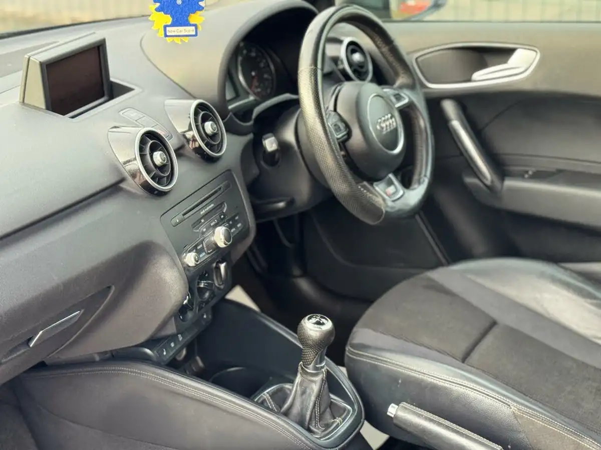 2013-audi-a1-16td-s-line-hatchback-3d-big-29