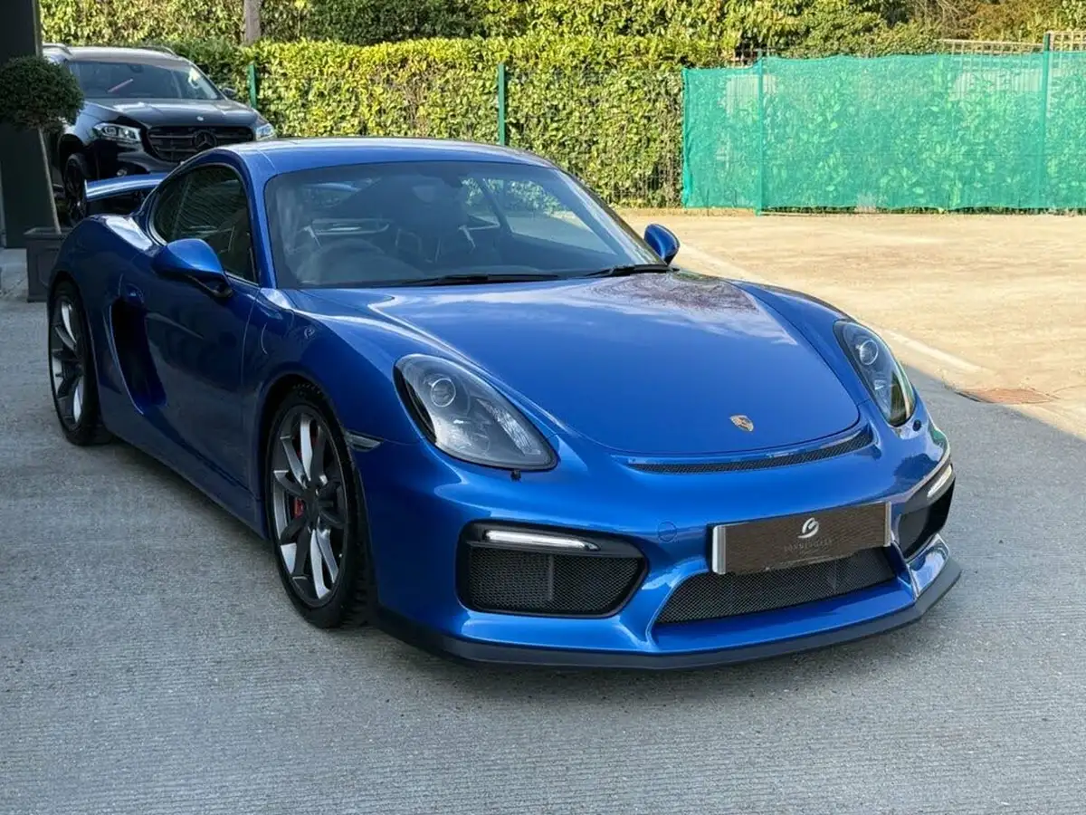2016-porsche-cayman-38-gt4-big-20