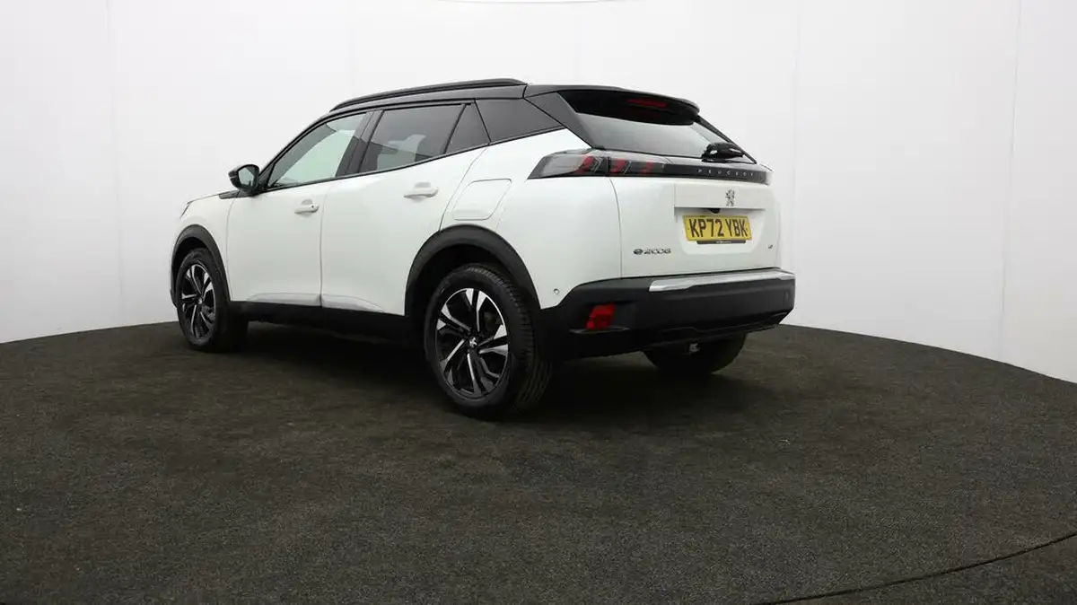 2021-peugeot-2008-suv-e-gt-big-4