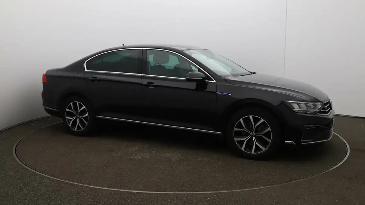 2021-volkswagen-passat-14-tsi-gte-saloon-4d-big-37