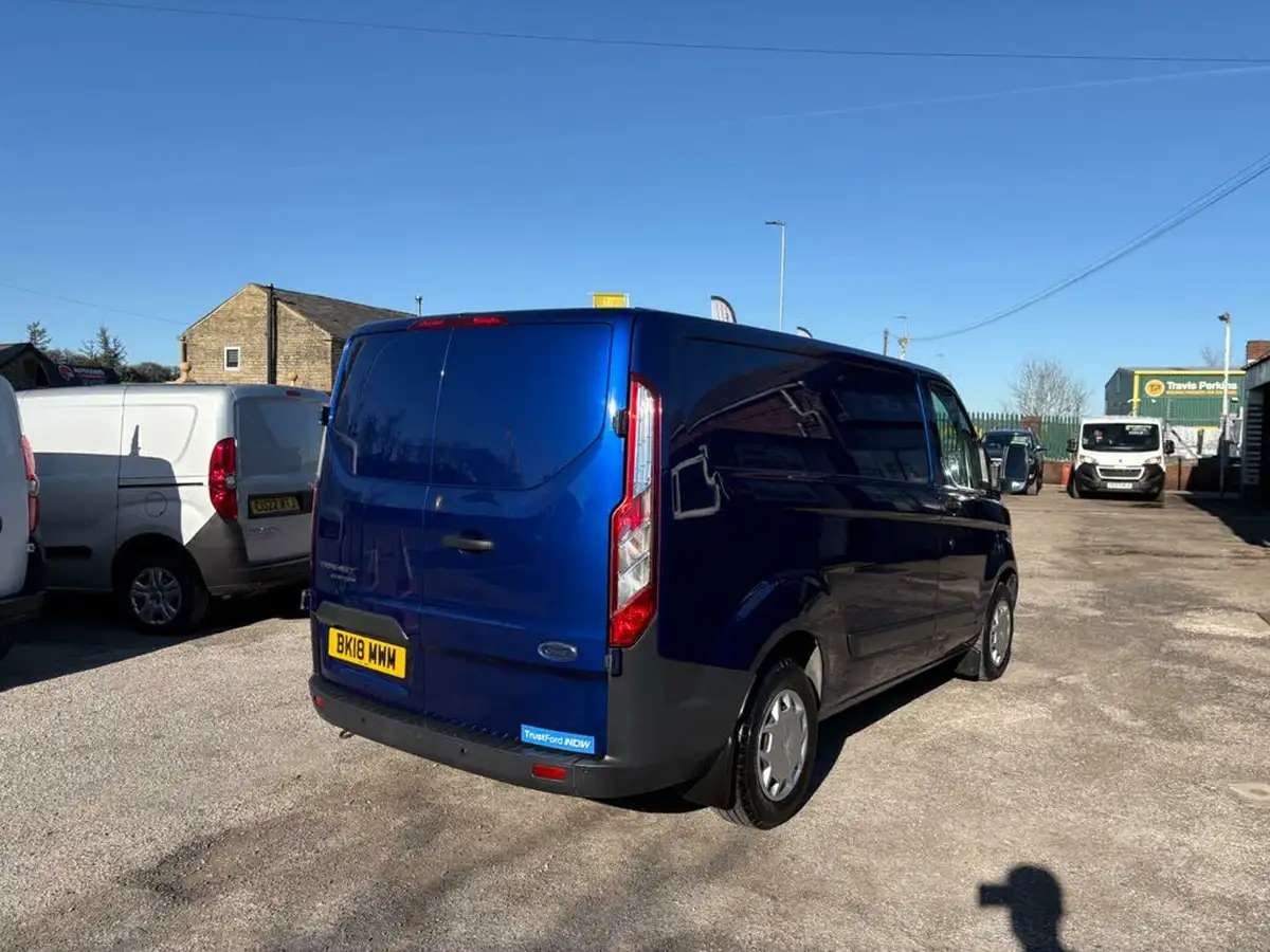 2018-ford-transit-custom-20tdci-270-l1h1-trend-130pseu6-panel-van-big-9