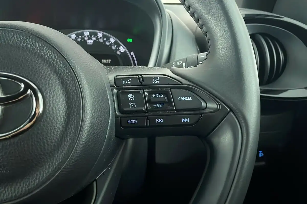 2023-toyota-aygo-x-10-vvt-i-exclusive-big-15