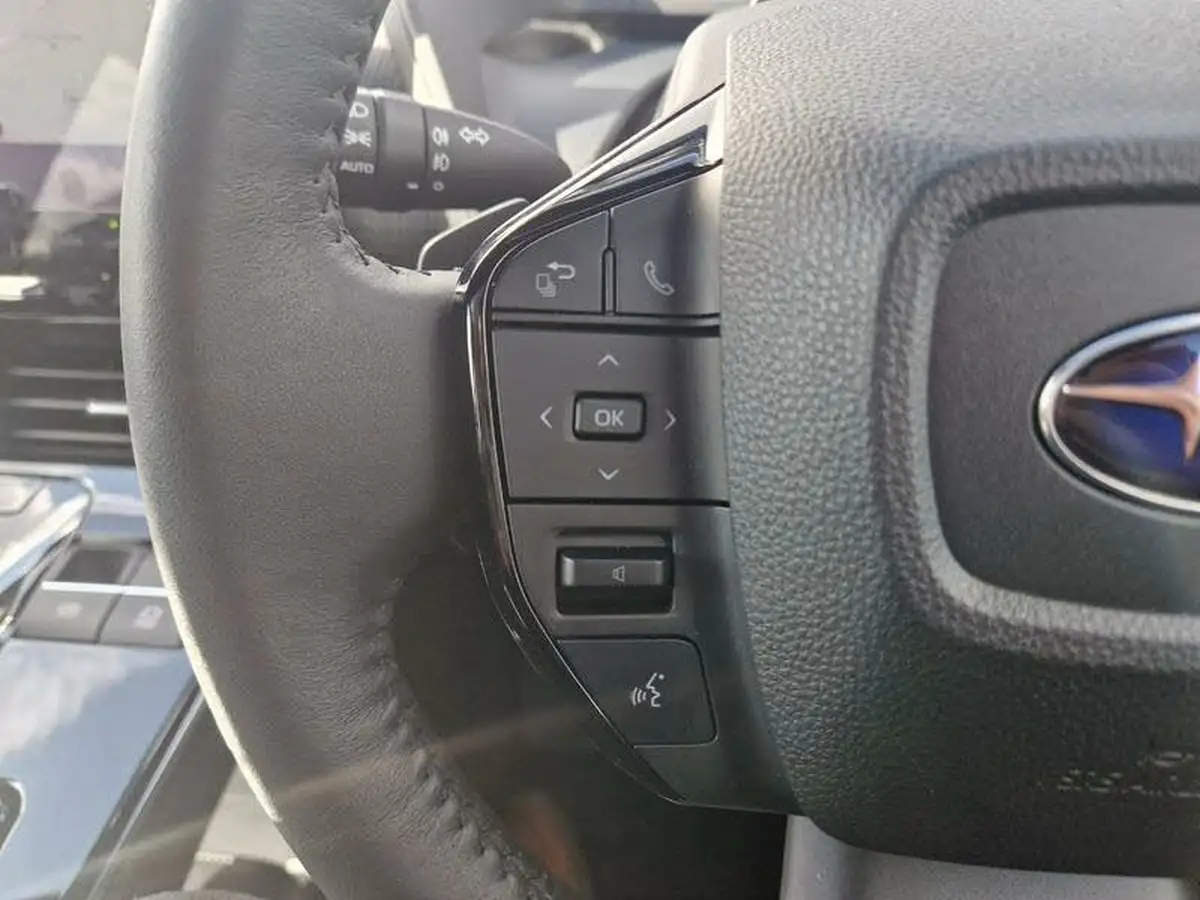 2023-subaru-solterra-e-touring-big-21