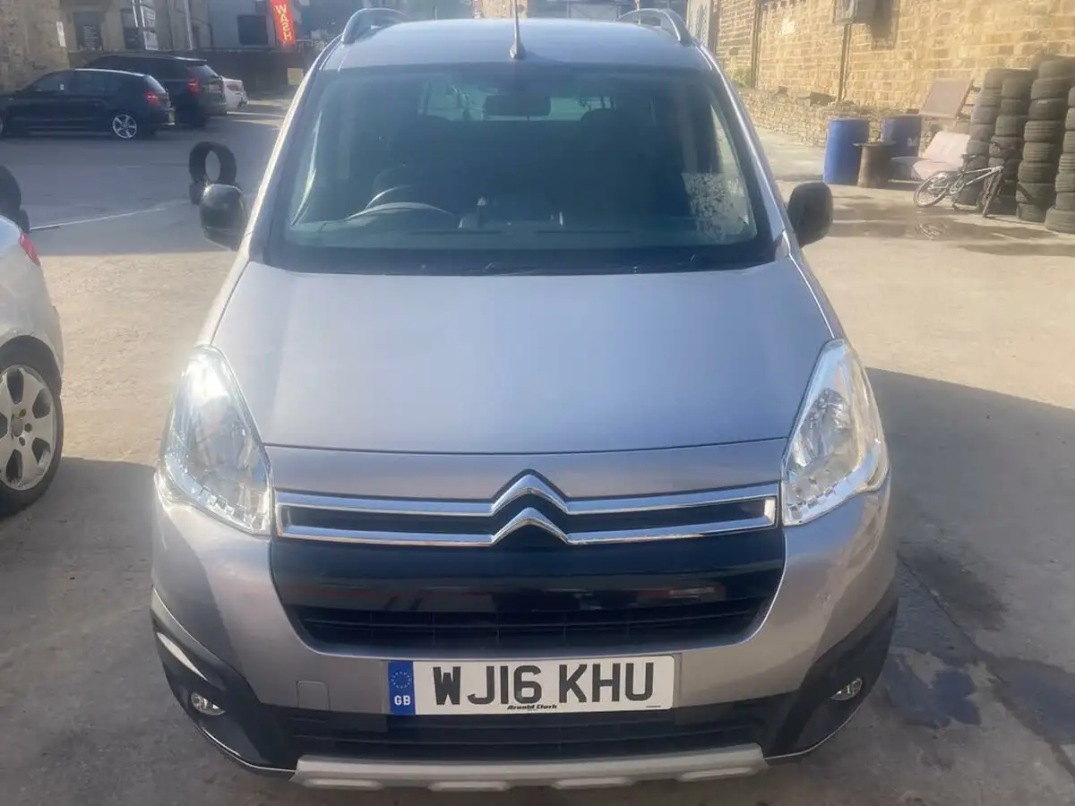 2016-citroen-berlingo-16bluehdi-multispace-xtr-100ps-big-0