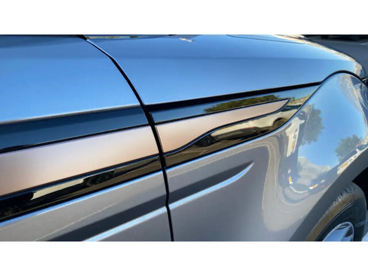 2024-land-rover-range-rover-evoque-15-p300e-dynamic-se-big-23
