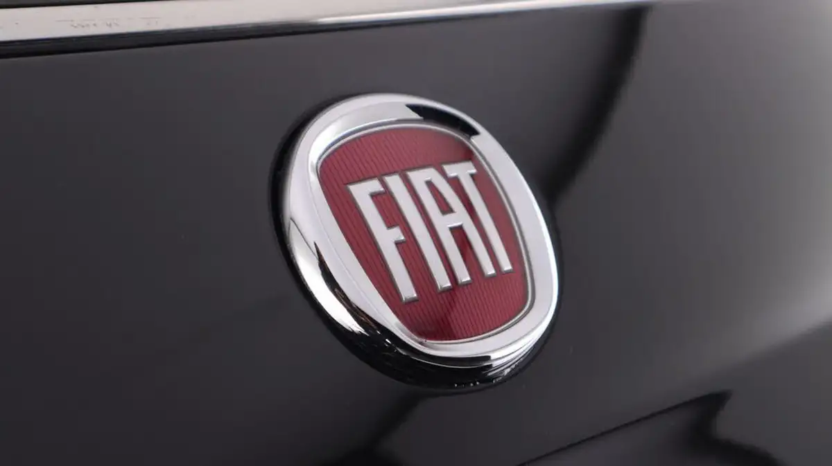 2023-fiat-500c-10-big-19