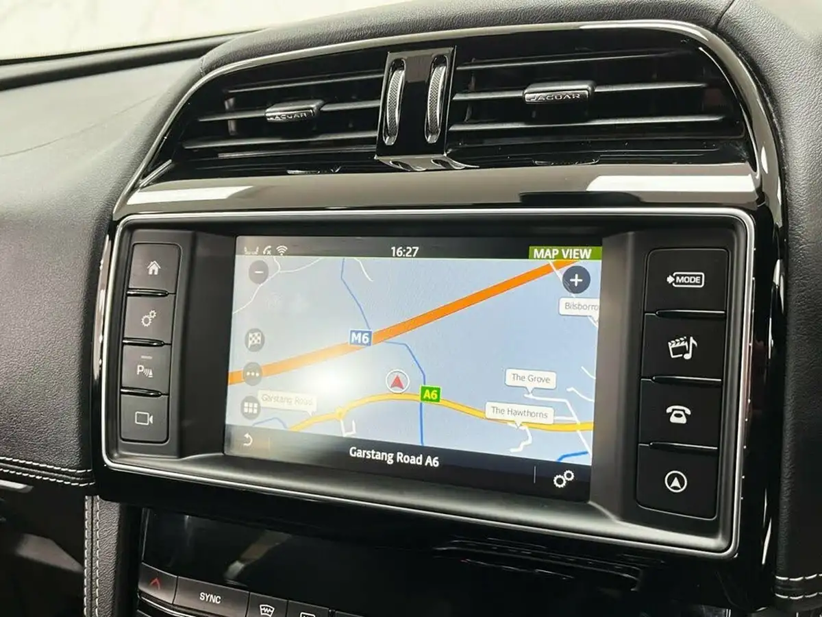 2018-jaguar-f-pace-20-i4d-r-sport-180ps-awd-auto-big-21