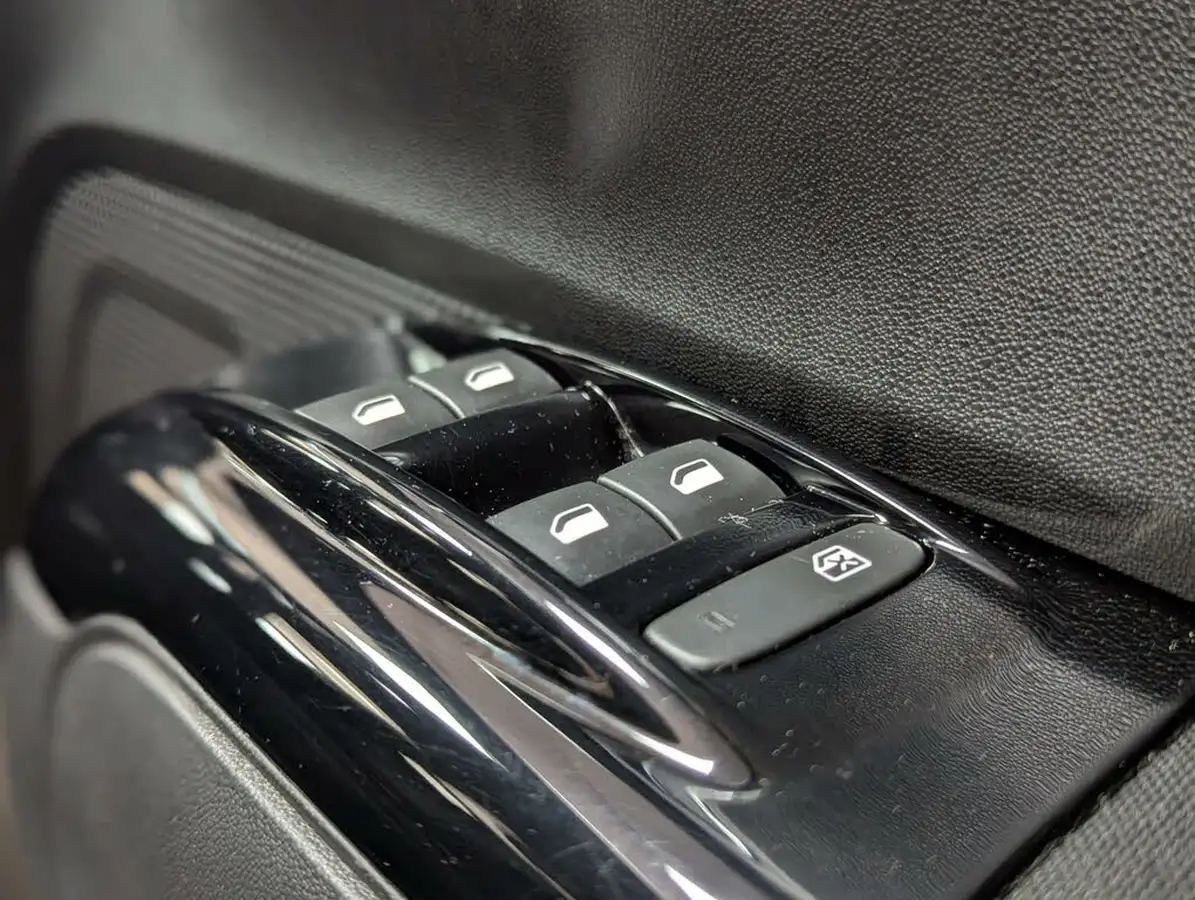2019-citroen-c3-12-puretech-flair-110ps-ss-big-28