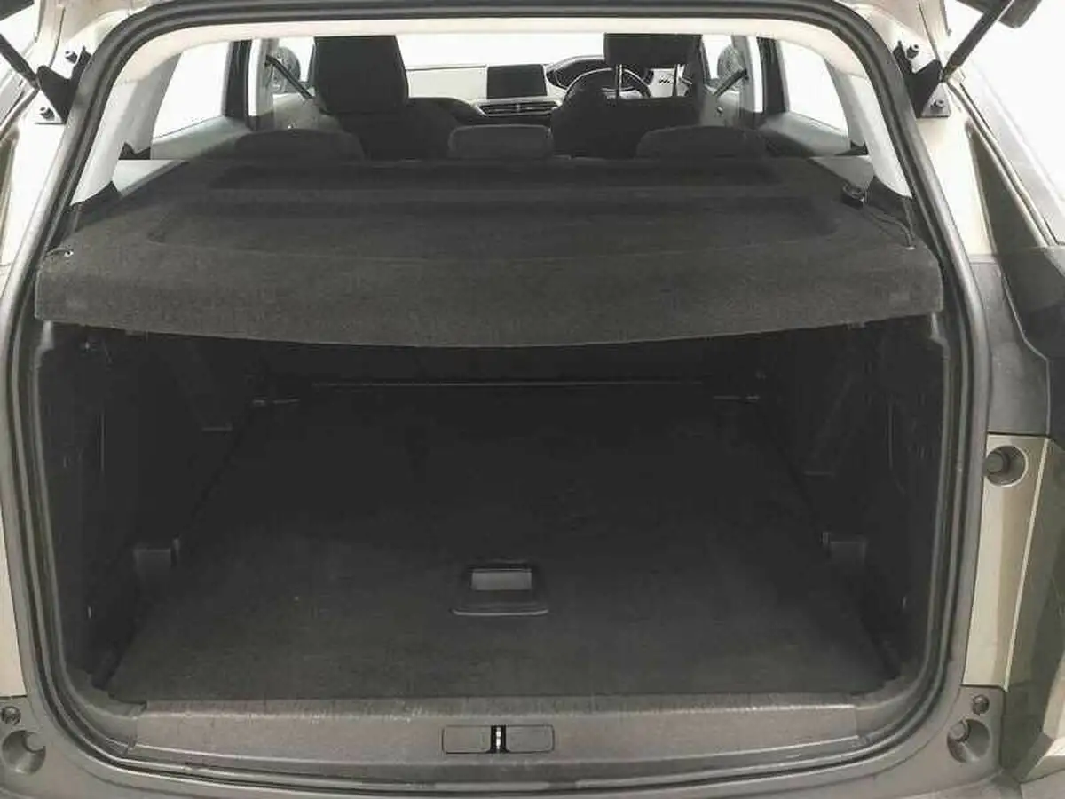 2018-peugeot-3008-suv-16-bluehdi-active-120bhp-big-6