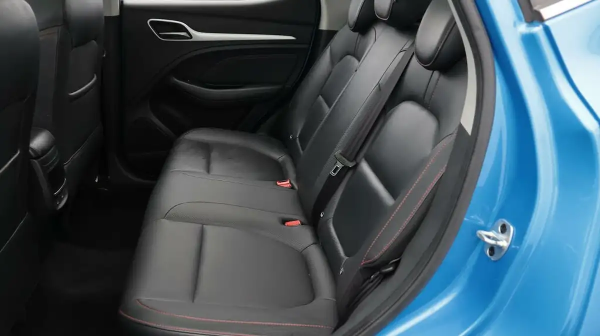 2022-mg-zs-suv-10t-gdi-exclusive-big-16