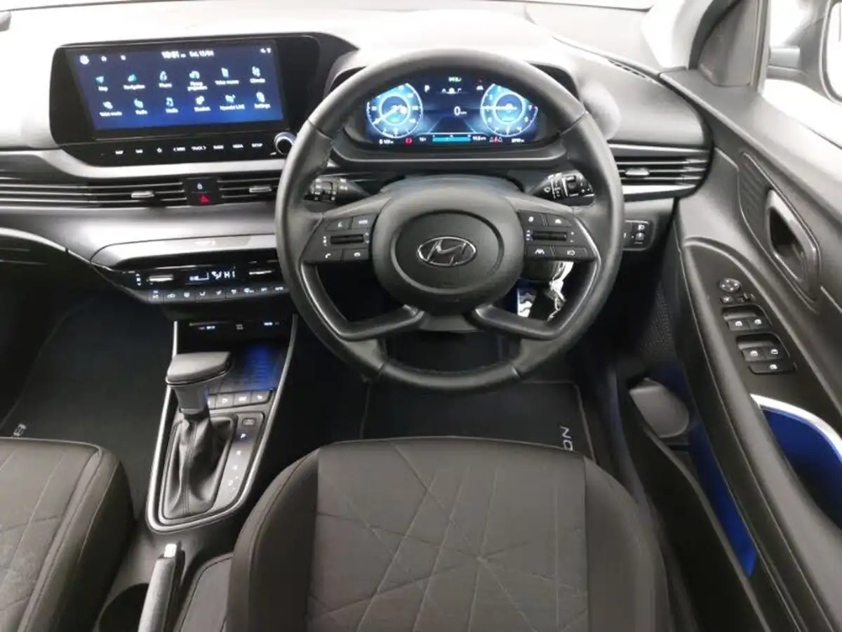 2024-hyundai-bayon-10-t-gdi-premium-120ps-48-volt-mhev-dct-big-6