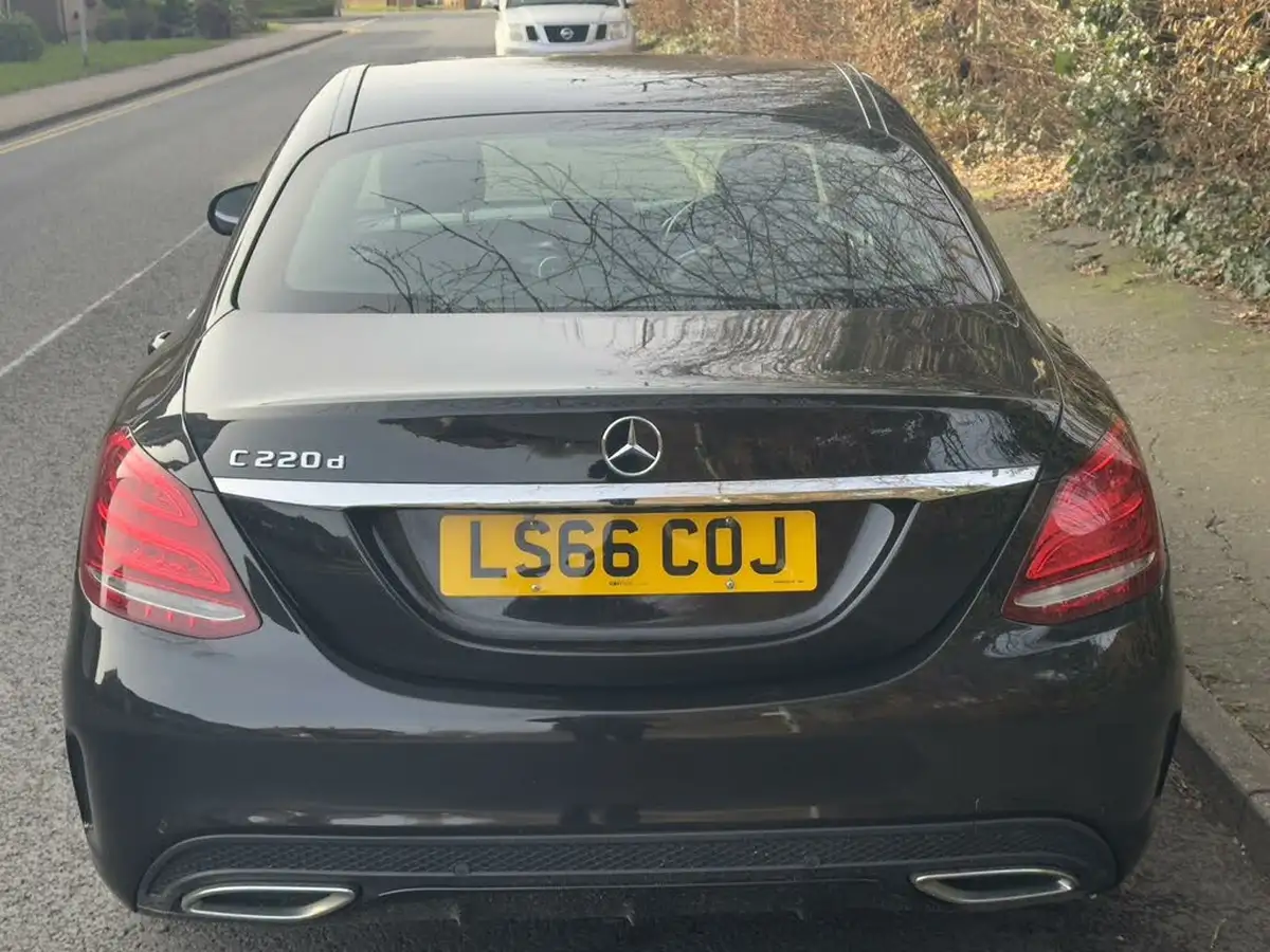 2016-mercedes-benz-c-class-21d-c220d-amg-line-170ps-ss-saloon-4d-auto-big-11