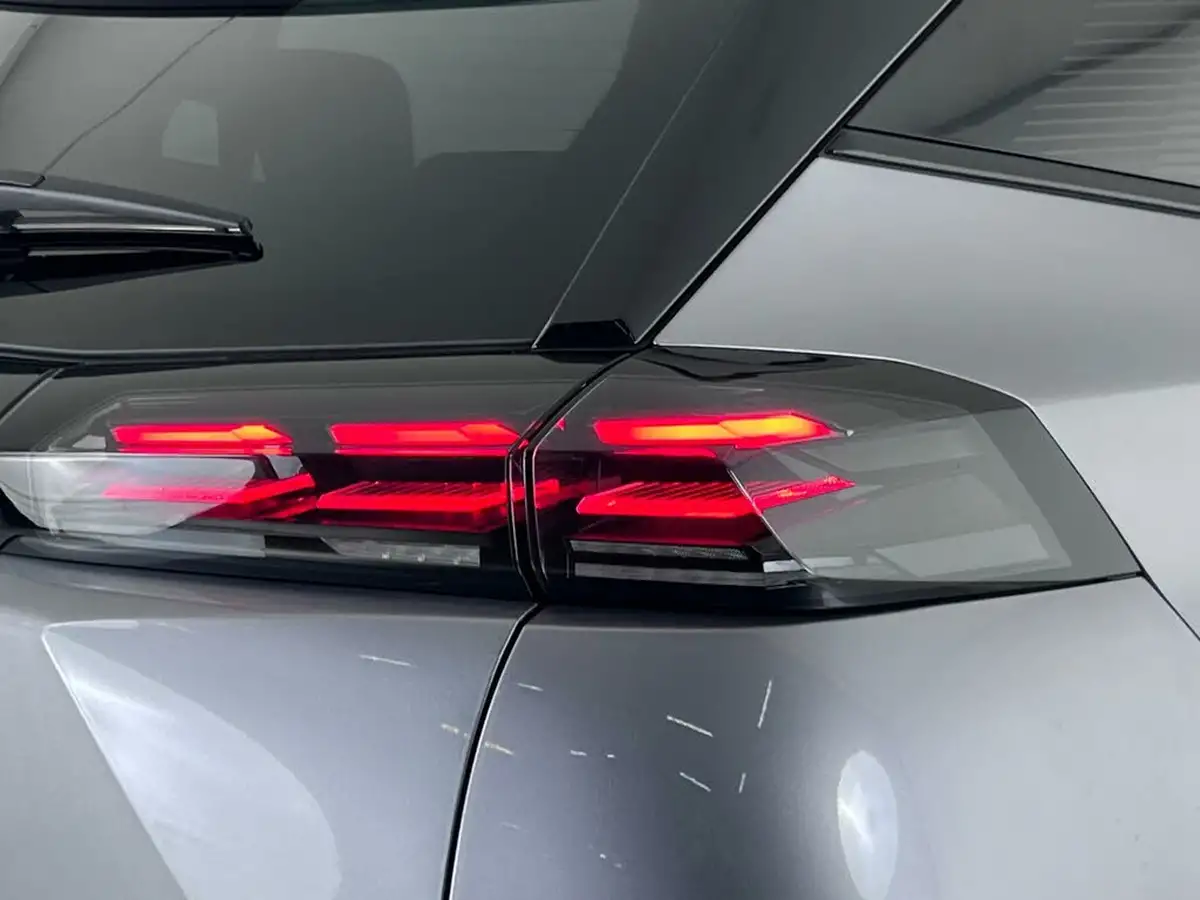 2023-peugeot-2008-suv-big-7