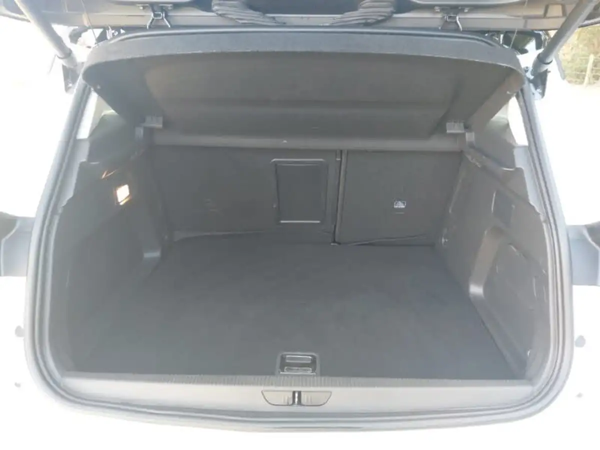 2023-vauxhall-grandland-16-gse-big-7