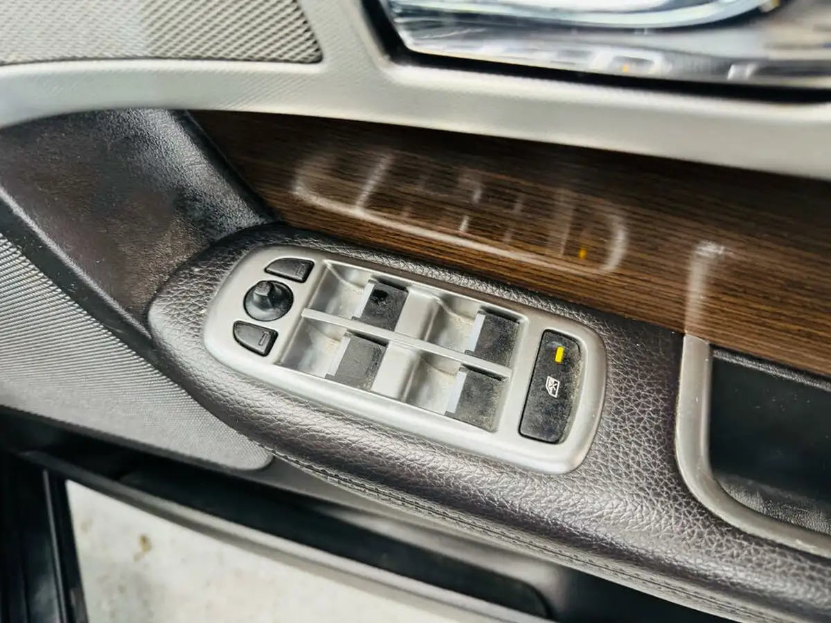 2014-jaguar-xf-22td-luxury-163ps-saloon-4d-big-20