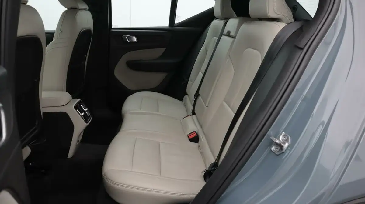 2020-volvo-xc40-15-t3-inscription-geartronic-big-16