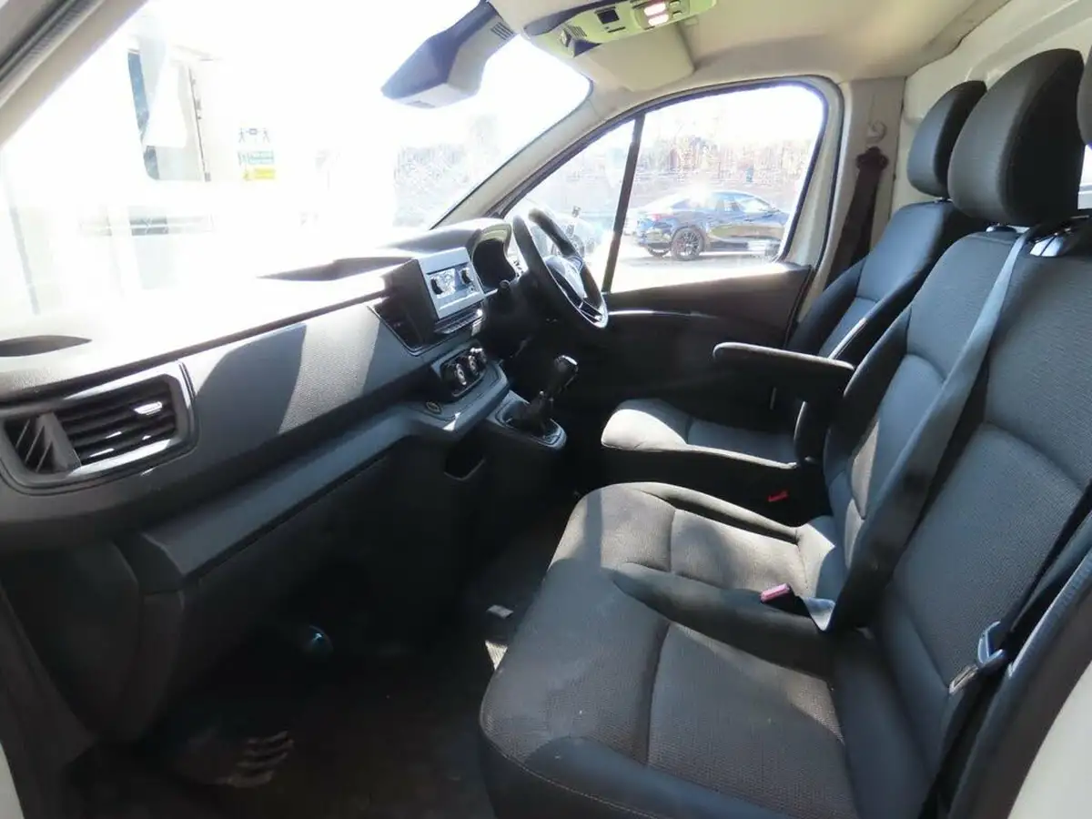 2022-renault-trafic-20dci-sl28-130-business-big-7