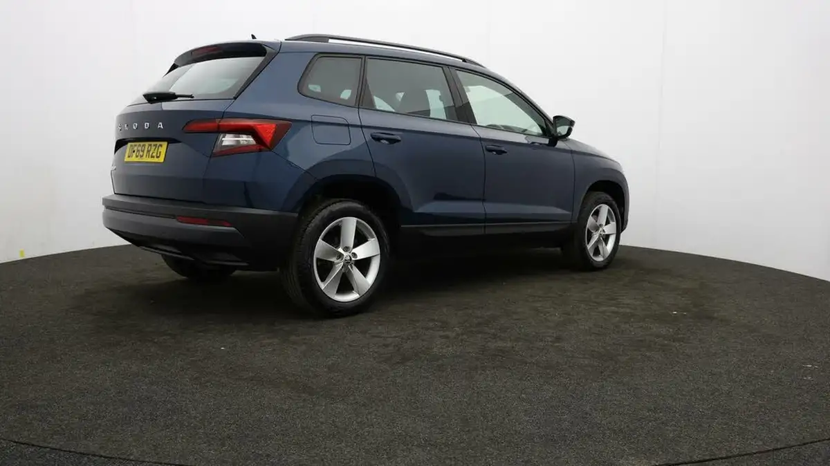 2020-skoda-karoq-15-tsi-se-dsg-big-6