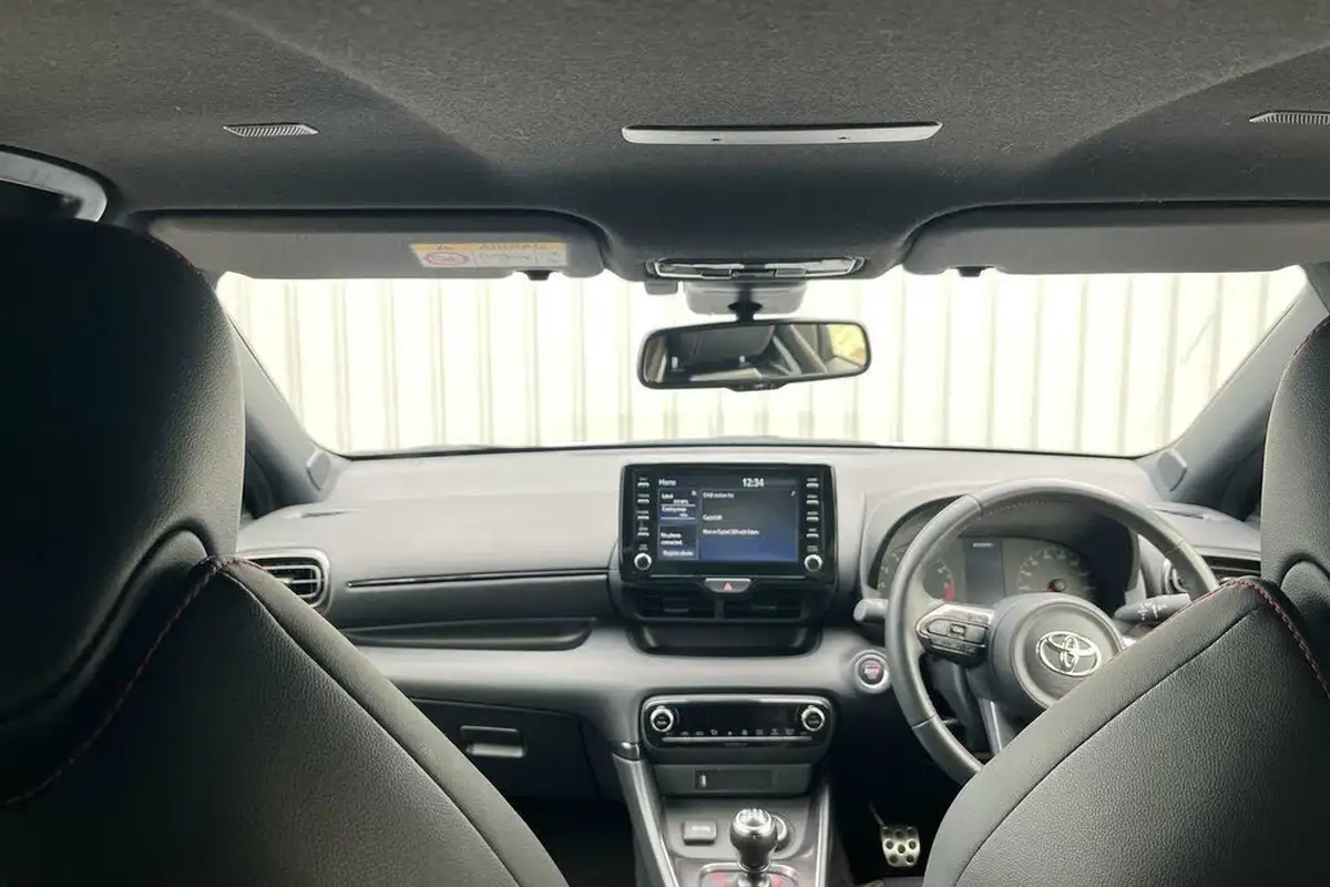 2022-toyota-yaris-16-gr-circuit-pack-big-2