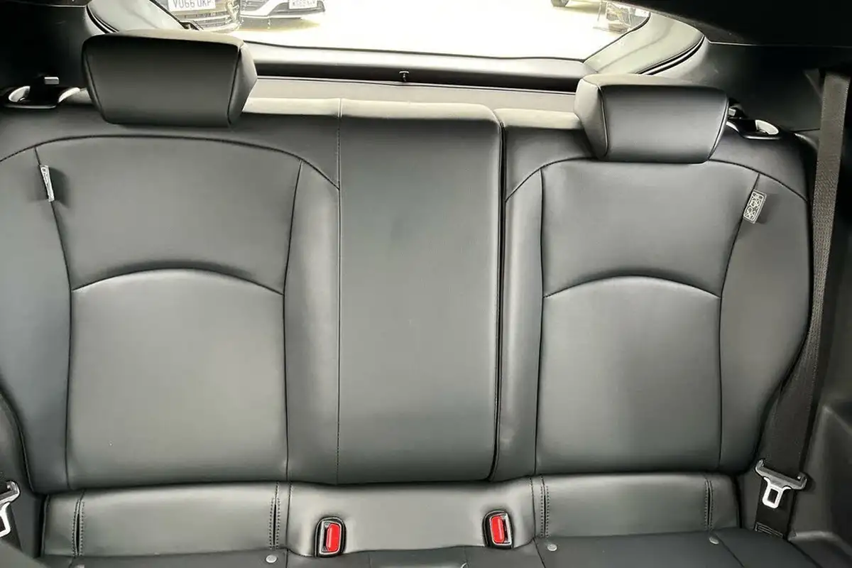 2022-toyota-yaris-16-gr-circuit-pack-big-30