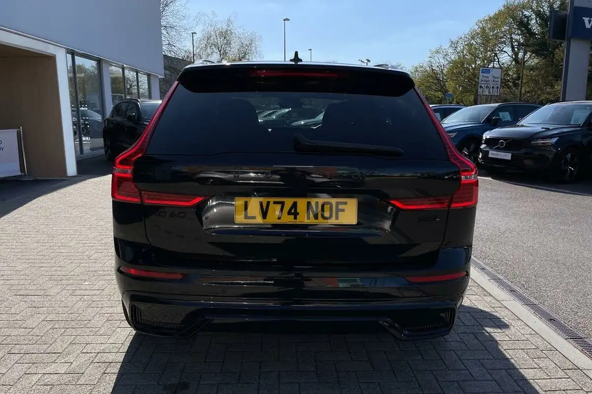 2024-volvo-xc60-20-b5-plus-black-edition-big-7
