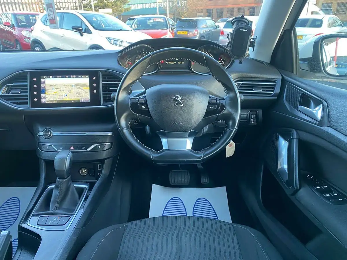 2017-peugeot-308-12-puretech-active-130bhp-eat6-big-27