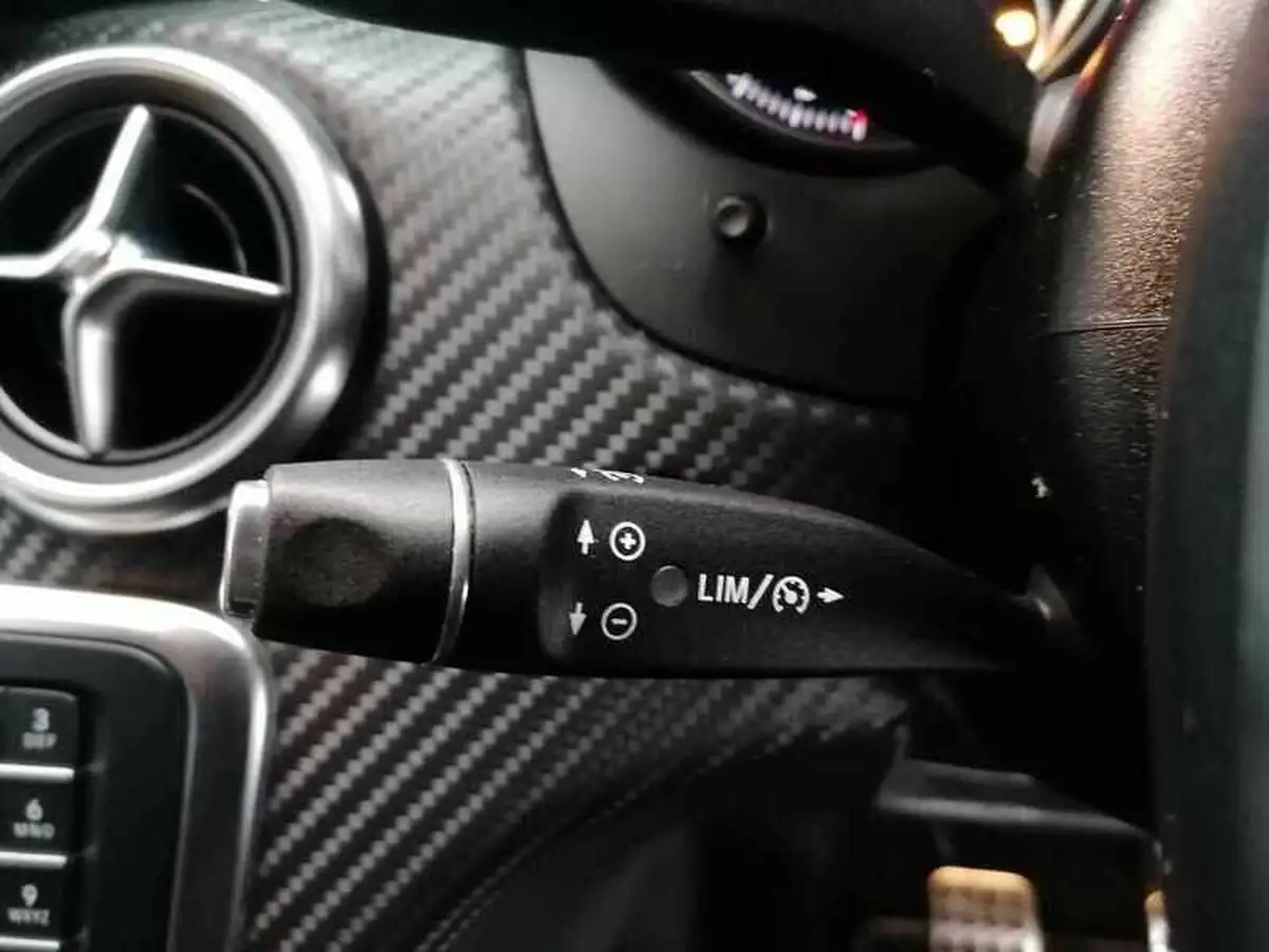 2017-mercedes-benz-a-class-15d-a180d-amg-line-ss-big-20