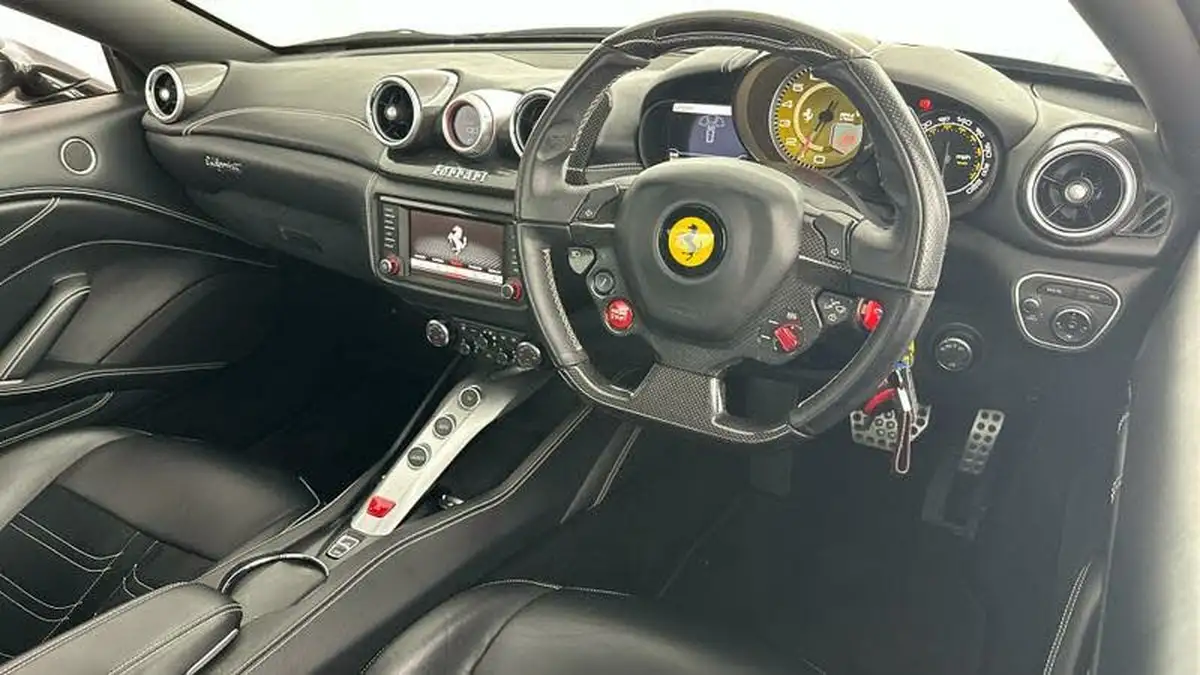2015-ferrari-california-39-t-big-32