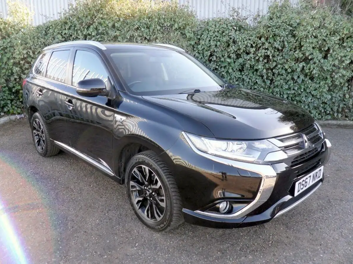2017-mitsubishi-outlander-20-juro-phev-big-5