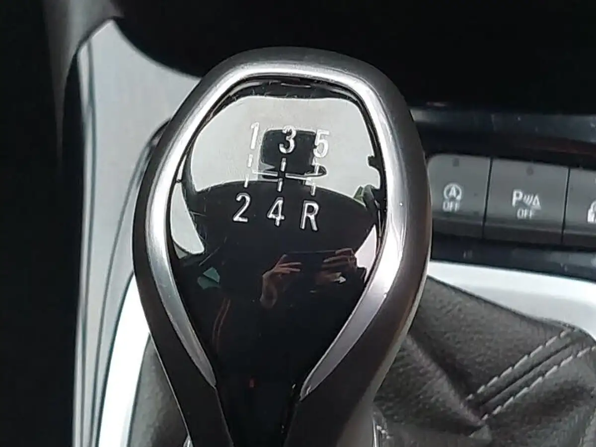 2021-vauxhall-crossland-x-12i-sri-nav-big-15