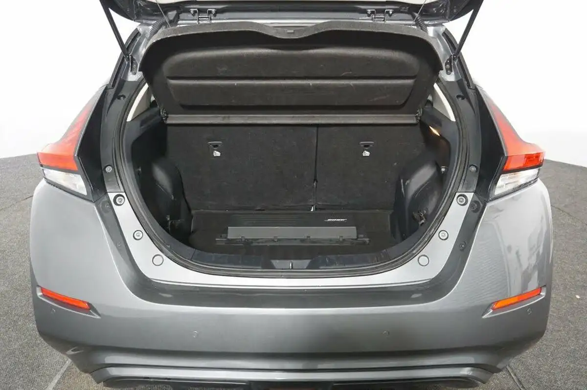 2023-nissan-leaf-e-tekna-39kwh-big-21