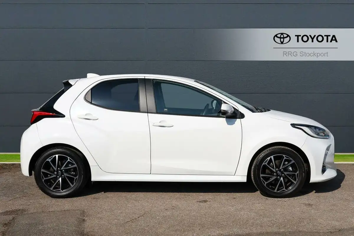 2022-toyota-yaris-15-vvt-i-design-big-15