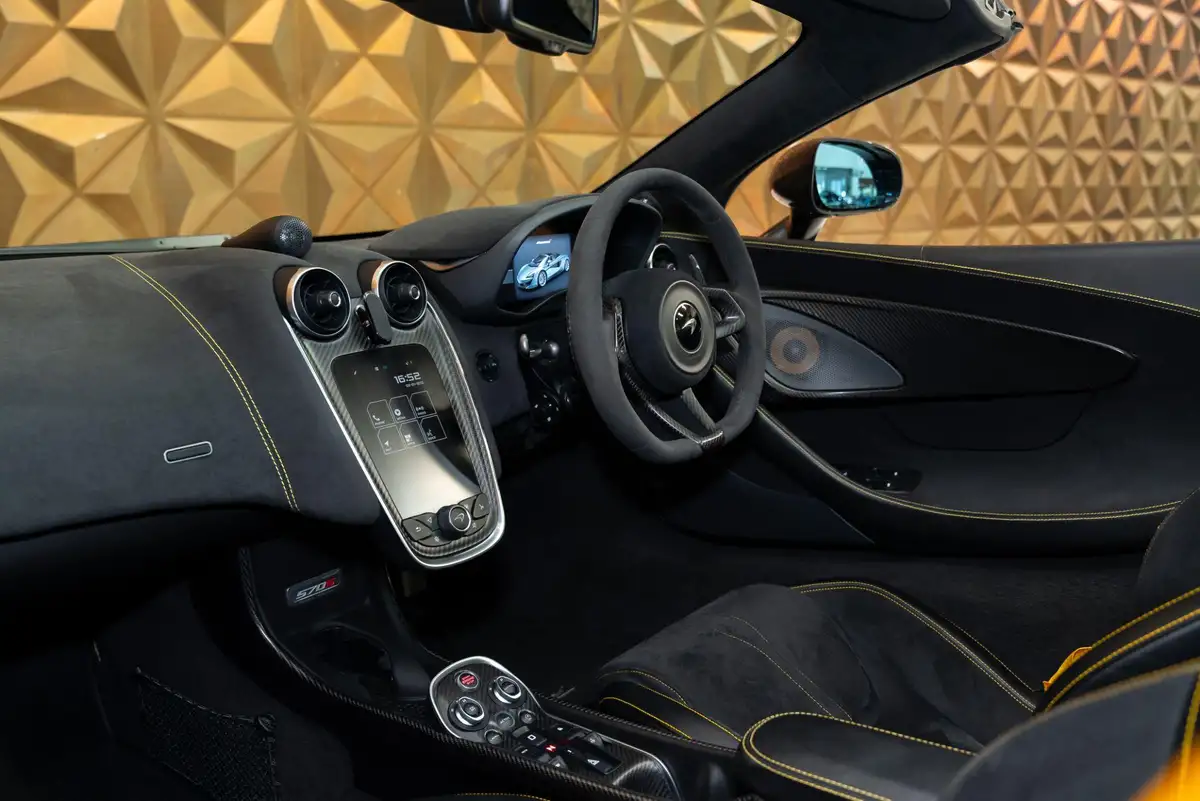 2018-mclaren-570s-38-coupe-big-31