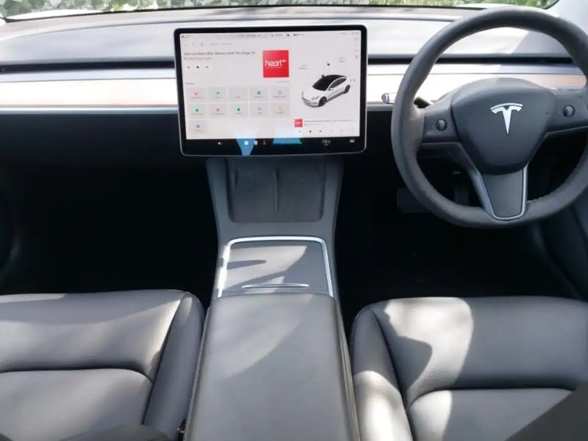 2021-tesla-model-3-e-long-range-awd-big-6