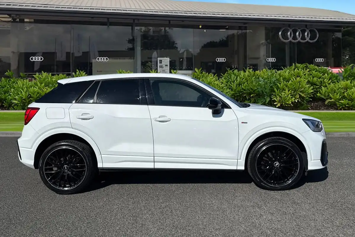 2021-audi-q2-15-35-tfsi-black-edition-big-2