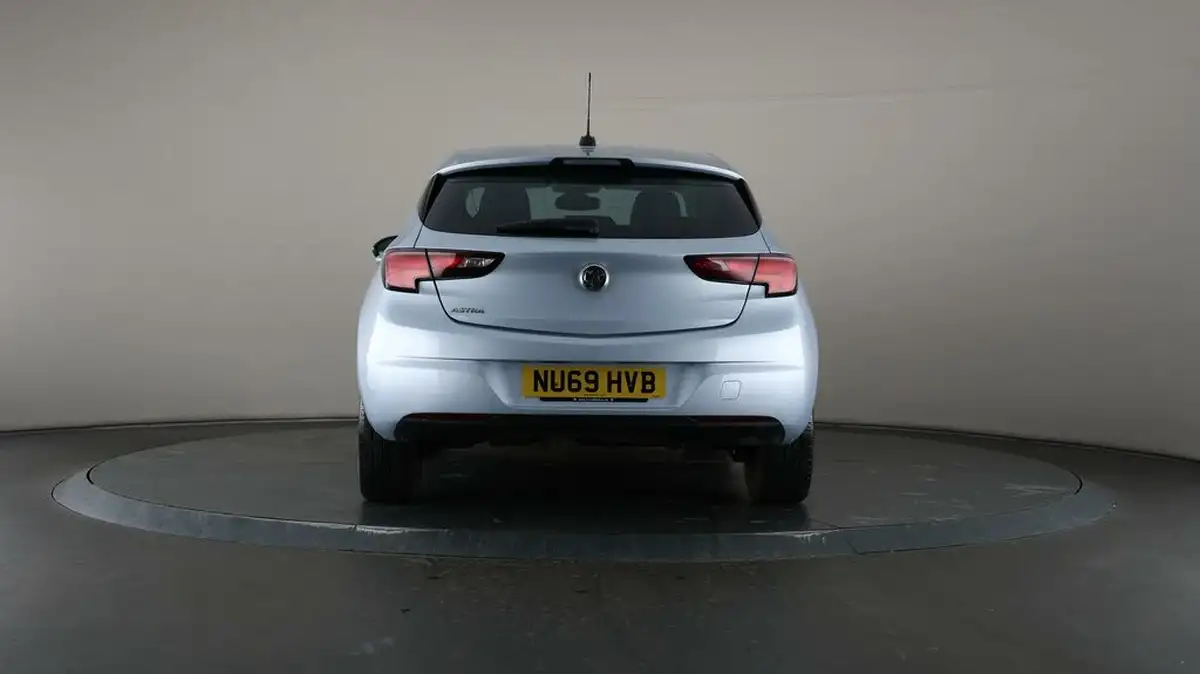 2019-vauxhall-astra-16cdti-griffin-big-26