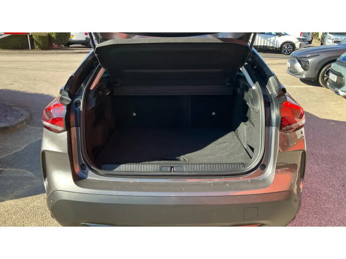 2023-citroen-c4-12-puretech-c-series-edition-big-3