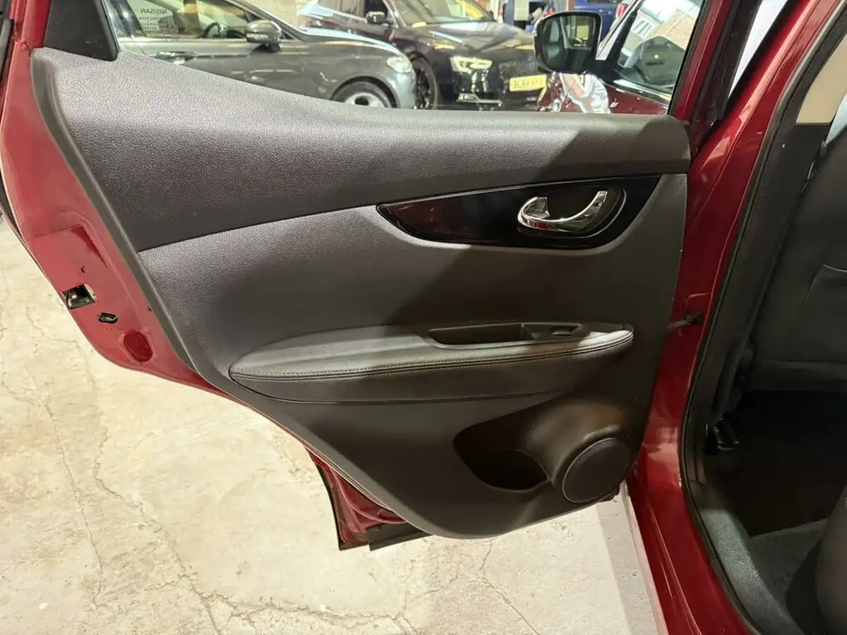 2014-nissan-qashqai-16dci-tekna-big-11