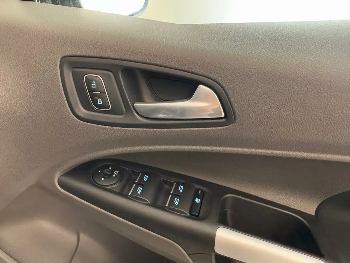 2020-ford-grand-tourneo-connect-15-titanium-powershift-big-20