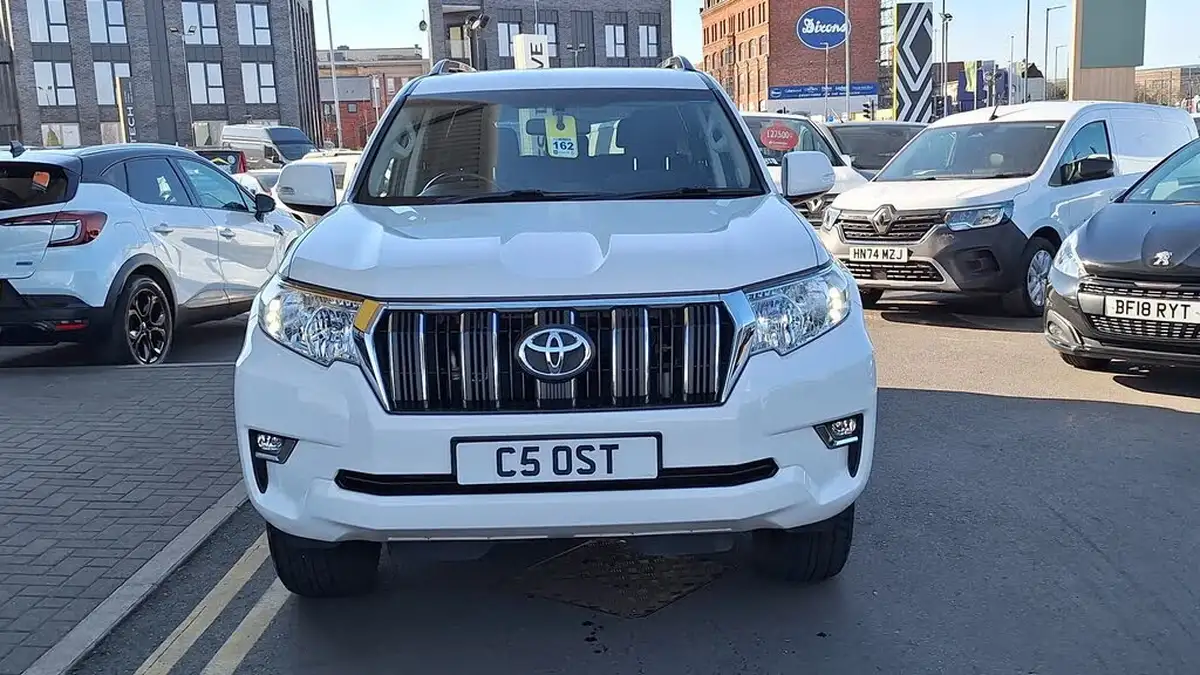 2018-toyota-land-cruiser-28d-4d-active-7st-auto-big-1